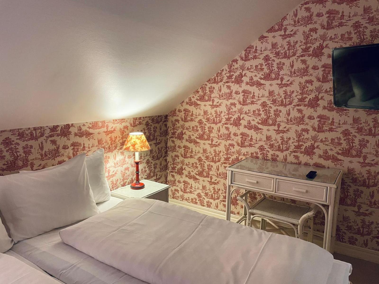 Apertins Hotell Kil Exterior foto